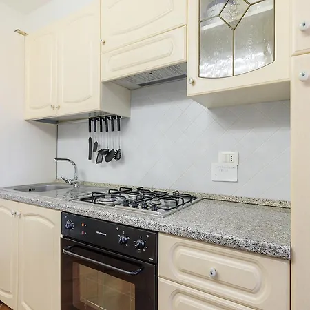 Apartment Le Orchidee 2 *